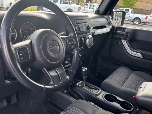 Used 2011 Jeep Wrangler Unlimited Sahara AWD/4WD image 11