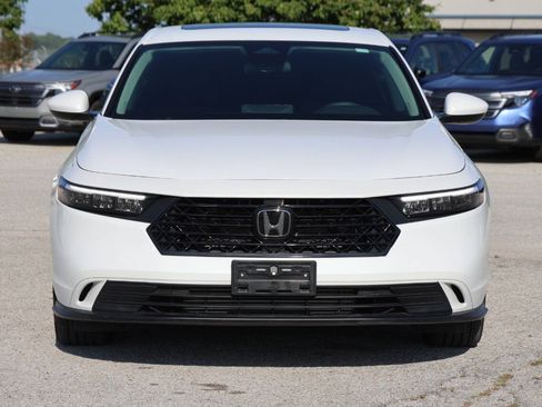 Used 2024 Honda Accord EX image 2