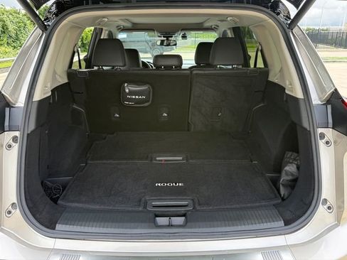 Used 2025 Nissan Rogue Platinum FWD image 26