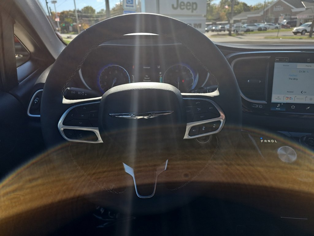 Certified 2026 Chrysler Pacifica Select FWD image 19