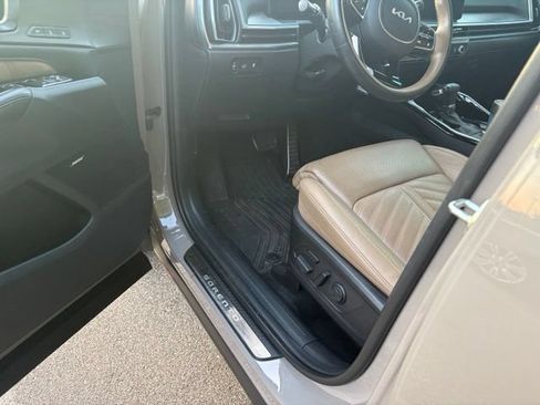 Used 2025 Kia Sorento SX Prestige w/ Olive Brown Leather Package AWD/4WD image 11