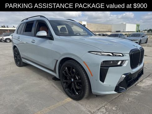 Used 2024 BMW X7 xDrive40i w/ M Sport Package image 9