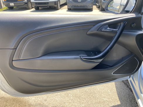 Used 2019 Buick Cascada Premium FWD image 12