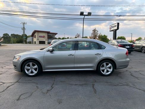Used 2013 Volkswagen Passat 2.5 SE FWD image 2