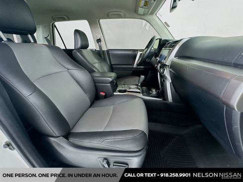 Used 2020 Toyota 4Runner SR5 Premium AWD/4WD image 28