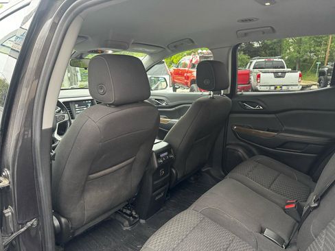 Used 2019 GMC Acadia SLE FWD image 19