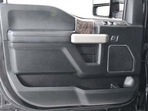 Used 2018 Ford F350 Lariat w/ Lariat Ultimate Package AWD/4WD image 25