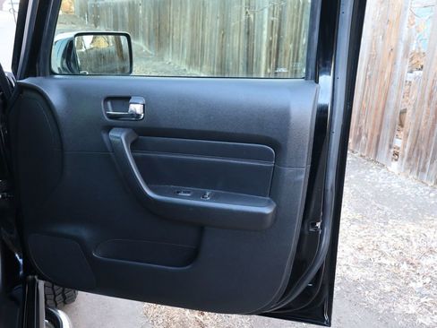 Used 2006 HUMMER H3 w/ Chrome Appearance Package image 26