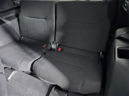 Used 2022 Mitsubishi Outlander ES image 12