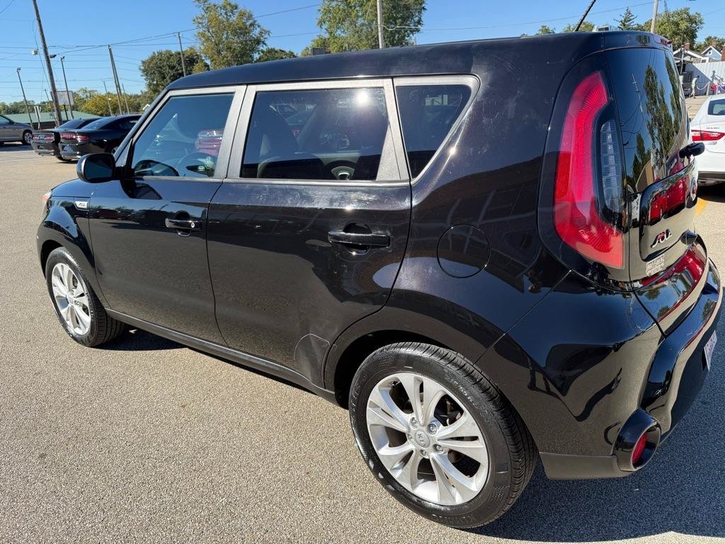 Used 2016 Kia Soul + FWD image 5