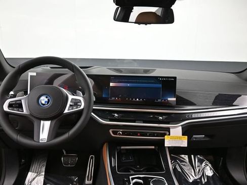 New 2026 BMW X5 xDrive50e w/ M Sport Package AWD/4WD image 14