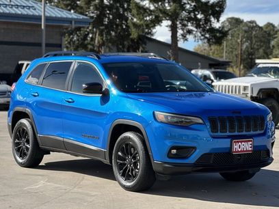 Used 2023 Jeep Cherokee Altitude Lux