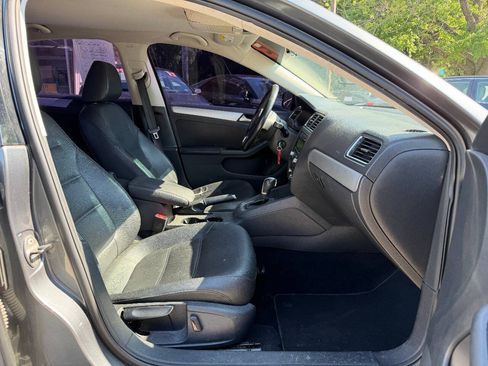 Used 2013 Volkswagen Jetta SE FWD image 10