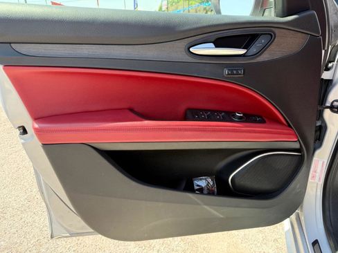 Used 2020 Alfa Romeo Stelvio Ti image 12