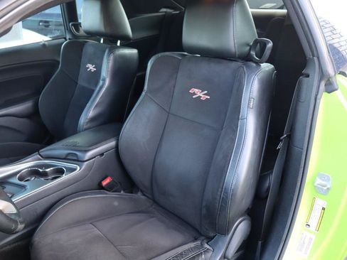 Used 2015 Dodge Challenger R/T Scat Pack w/ Leather Interior Group RWD image 10