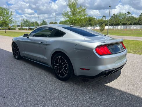 Used 2019 Ford Mustang Coupe RWD image 4