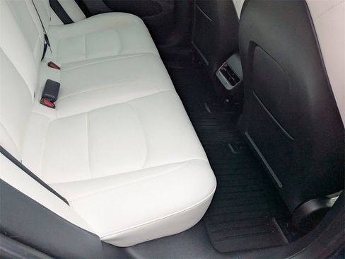 Used 2023 Tesla Model 3 Performance image 23