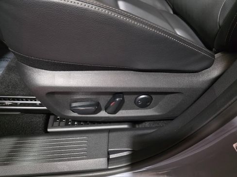 Used 2025 Nissan Rogue SL w/ SL Premium Package image 13