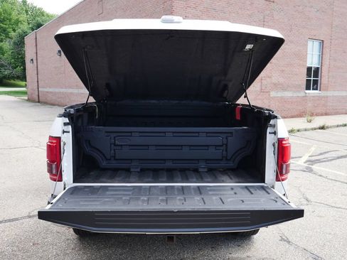 Used 2017 Ford F150 Lariat AWD/4WD image 6