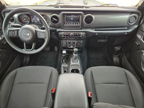 Used 2023 Jeep Gladiator Sport AWD/4WD image 12