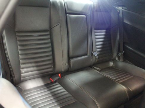 Used 2010 Dodge Challenger R/T image 21