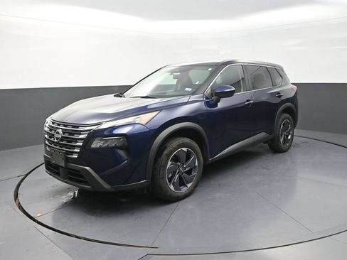 Used 2025 Nissan Rogue SV FWD image 3