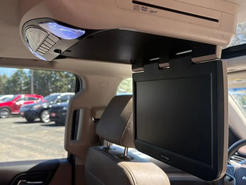 Used 2018 Chevrolet Suburban LT w/ LT Signature Package AWD/4WD image 33