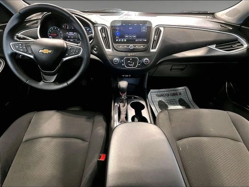 Used 2025 Chevrolet Malibu RS image 17