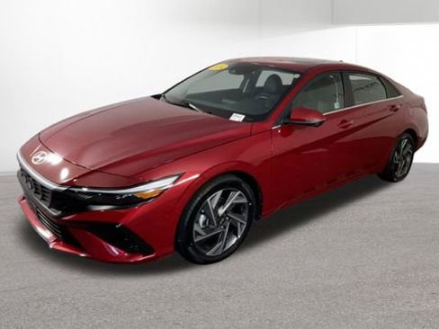 Used 2024 Hyundai Elantra Limited image 4