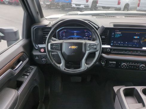 Used 2025 Chevrolet Silverado 2500 LT w/ Convenience Package AWD/4WD image 16