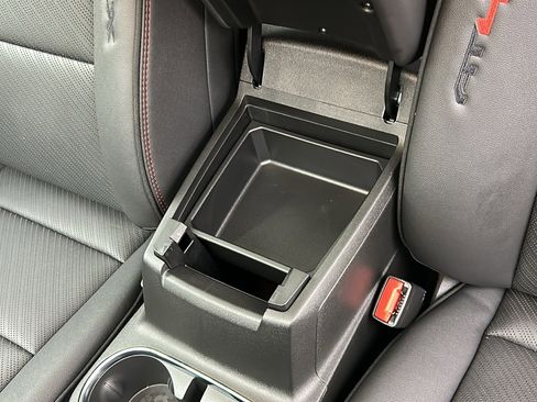 Used 2024 GMC Canyon AT4X image 27