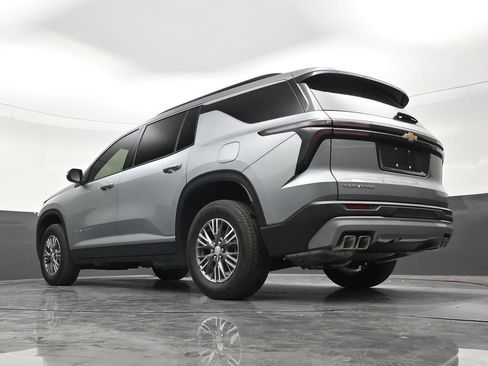 Used 2026 Chevrolet Traverse LT FWD image 20