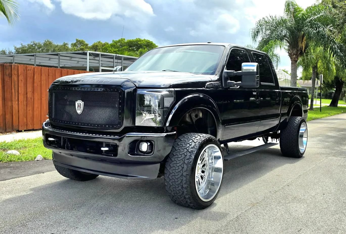Used 2015 Ford F250 Platinum w/ FX4 Off-Road Package AWD/4WD image 1