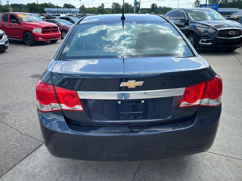 Used 2014 Chevrolet Cruze LS FWD image 6