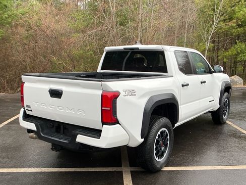 Used 2024 Toyota Tacoma TRD Off-Road image 5