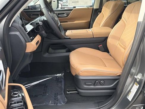 New 2026 INFINITI QX80 Luxe image 28