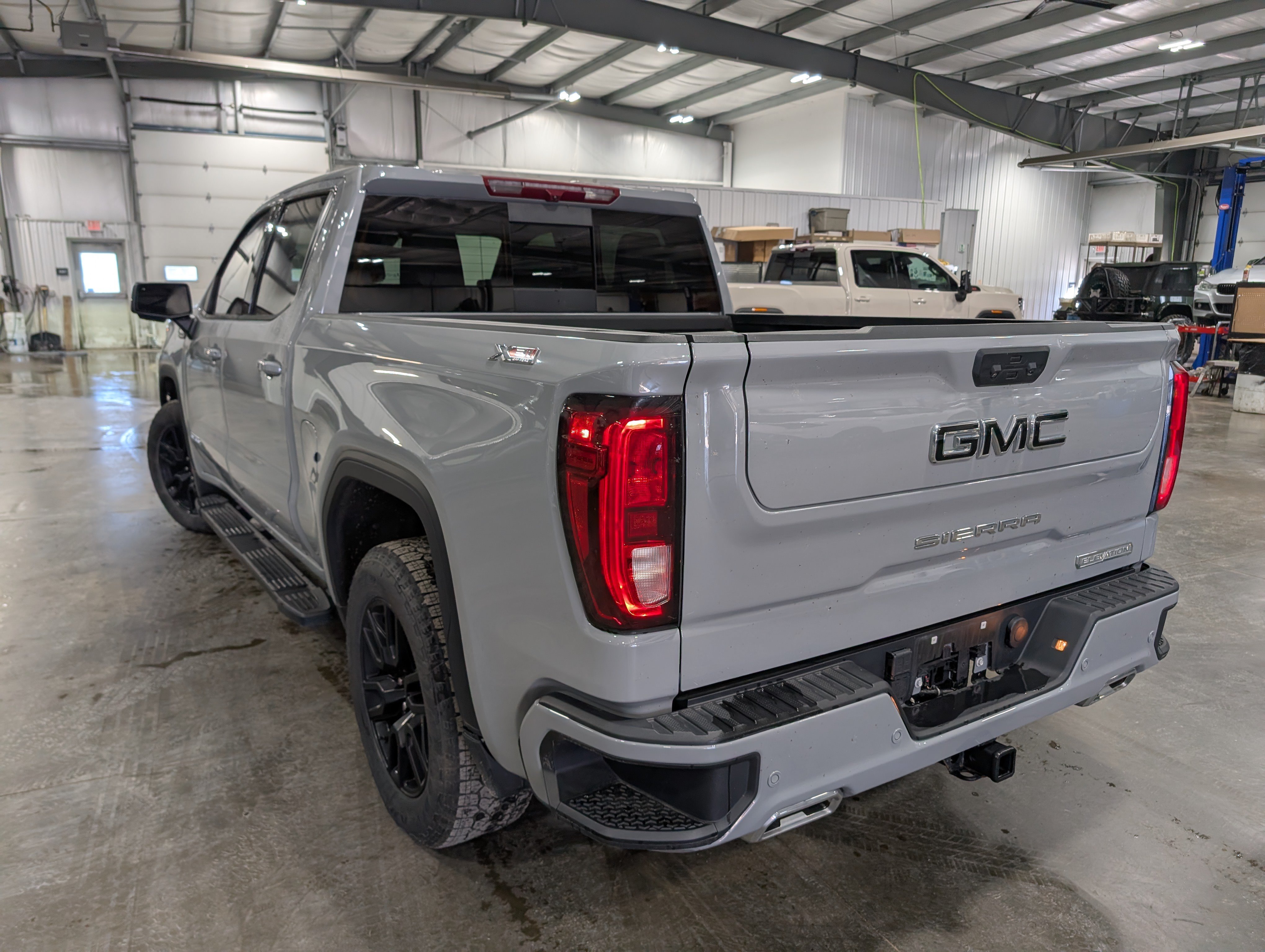 Used 2024 GMC Sierra 1500 Elevation w/ Elevation Premium Package AWD/4WD image 4
