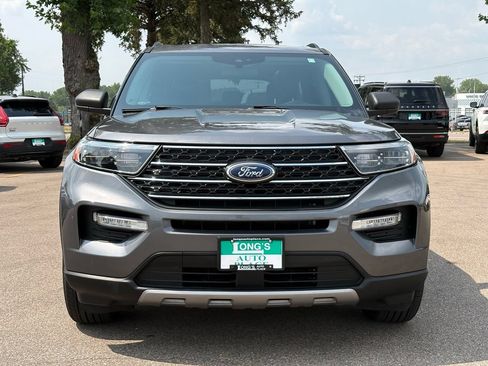 Used 2021 Ford Explorer XLT AWD/4WD image 3