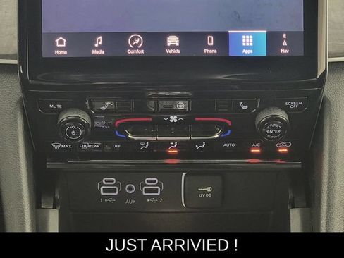 Used 2024 Jeep Grand Cherokee Limited AWD/4WD image 23