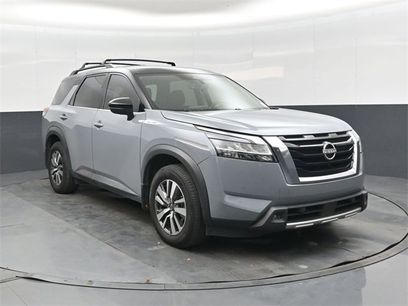 Used 2023 Nissan Pathfinder SL w/ Lighting Package (N92)