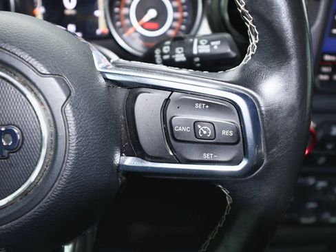 Used 2018 Jeep Wrangler Unlimited Sahara image 22