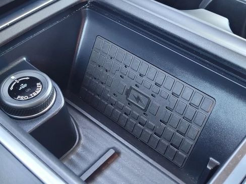 Used 2025 Ford Expedition Max Active RWD image 28