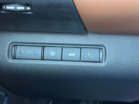 New 2026 Nissan Pathfinder Platinum image 31