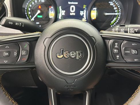 Used 2024 Jeep Wrangler Unlimited AWD/4WD image 28