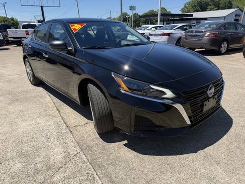 Used 2025 Nissan Altima 2.5 S FWD image 3