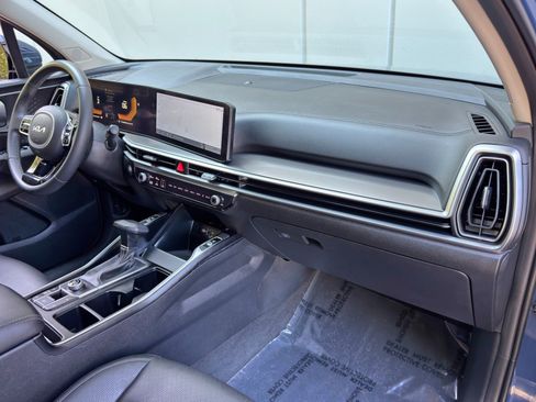 Used 2024 Kia Sorento S w/ Panoramic Sunroof Package FWD image 14