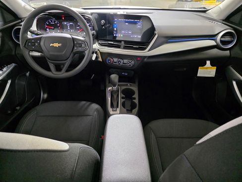 New 2026 Chevrolet Trax LS image 18