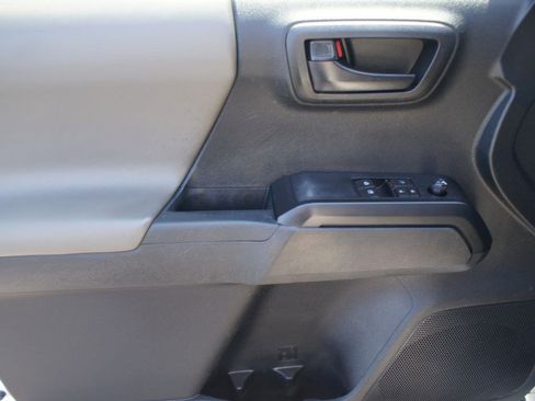 Used 2020 Toyota Tacoma SR AWD/4WD image 23