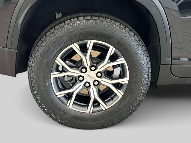 Used 2024 GMC Acadia AT4 w/ Luxury Package AWD/4WD image 8