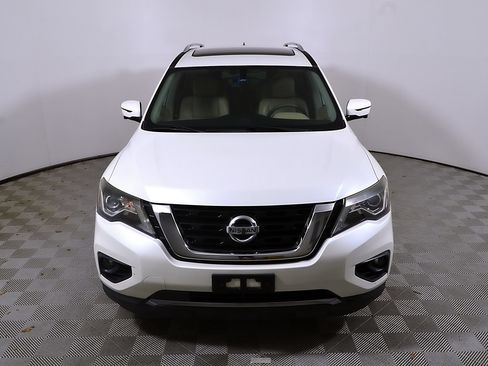 Used 2018 Nissan Pathfinder Platinum FWD image 5